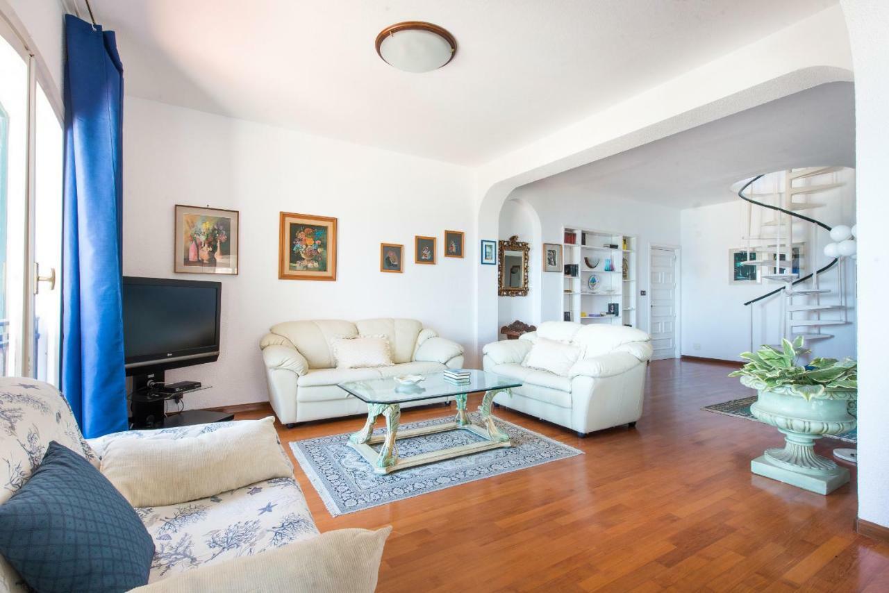 Casa Con Terrazza Sul Mare All'Addaura 巴勒莫 外观 照片